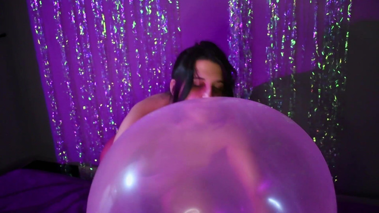 Bunny Looner: Ride and Try to Pop My Wubble Ball Naked - Round 2 -...