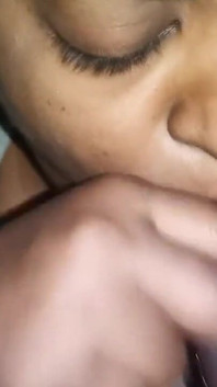 Istriku nyepong kontol kakak iparku yang lagi sange berat
