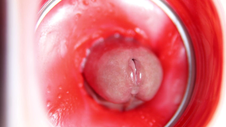 SEXY_GUYBEST: Très gros plan dans une belle chatte mouillée ! Super qualité 4k