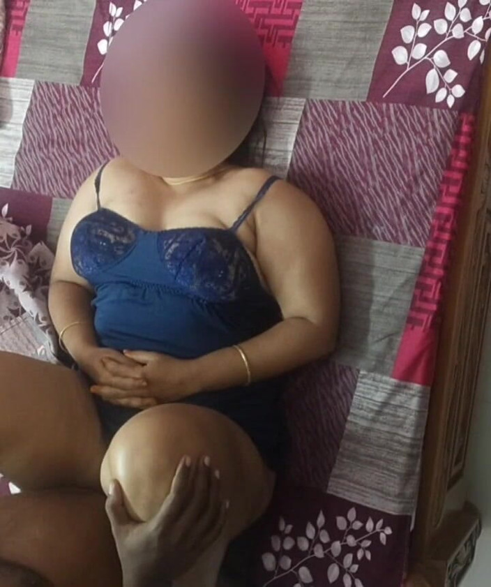 Black & white desicat: Hot Desi Boudi Big Juicy Tits Bouncing Rough Creampie Sex