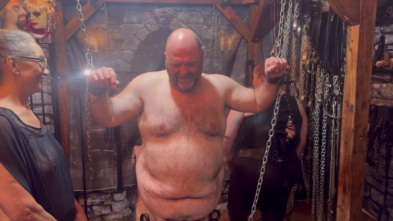 blackberrymilf: Lanisterbear sätts tillbaka i ball buster del 2