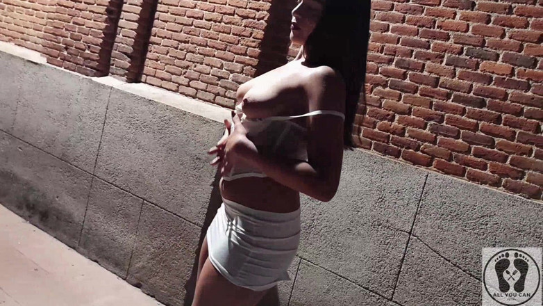All You Can Fetish: Çılgın latin kaltak açık havada halka açık çıplak teşhircilik