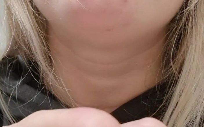 Anna Lynx: Masturbándose hasta tu polla foto