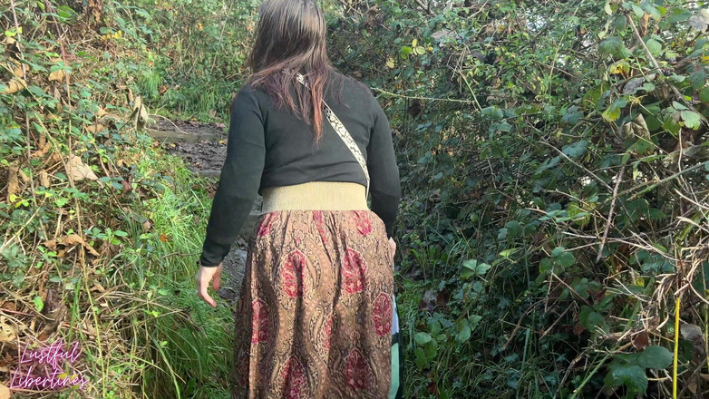 Lustful Libertines: जंगल में पेशाब करने वाली टीचर पर झांकना