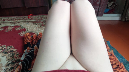 Kitty_Cross: Youtube 모델 Crossdresserkitty 손은 다리 가위 사정 크로스드레서 키티 사이에 사정하는 가장 하얀 다리를 풀어주네