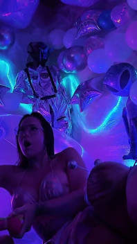 Out of This World girl auf Mädchen