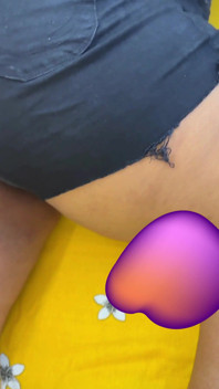 Sexy velký zadek & Obrovská prsa Krátké džíny & Košile na sobě Sexy Kamarádova manželka mě svádí, abych ji ošukal