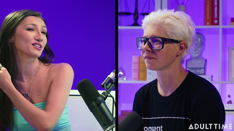 Adult Time Podcast: Maya Woulfe : Téléphone S*x, Edging, scènes gonzo aimantes | Le podcast...