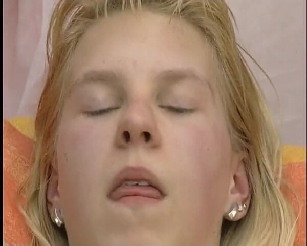 YOUR FIRST PORN: Starker Orgazm Von Tina - silny orgazm Od Tiny