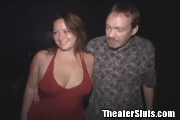 Theater Sluts: Si jalang jerk bulatan jalang semua perlumbaan dikongkek mulut dalam...
