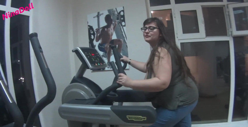 Nina Doll: Moje obrovská prsa mi vypadly z košile při nátři