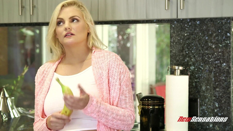 FamilyXXX: Katy è pronta a darlo al suo fratellastro