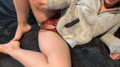 Mimiandevan: Dívka v Sherpě masturbuje s robertkem