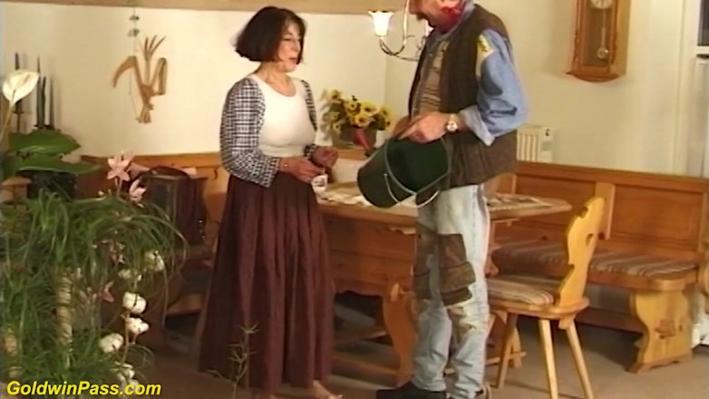 Goldwin pass: German hairy stepmom fucked by a dildo bucket