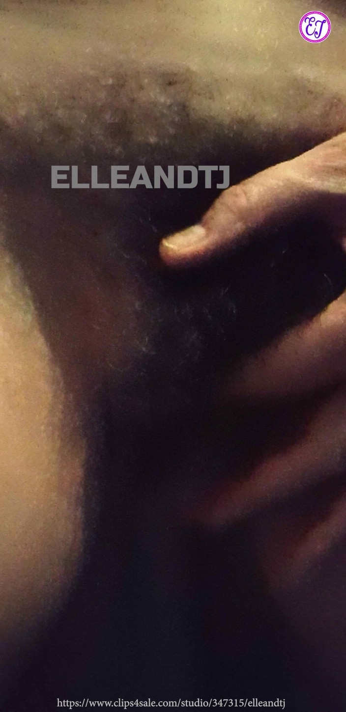 elleandtj: 毛茸茸的熟女手淫