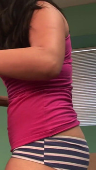 Linda gruesa se desnuda por primera vez en la cámara