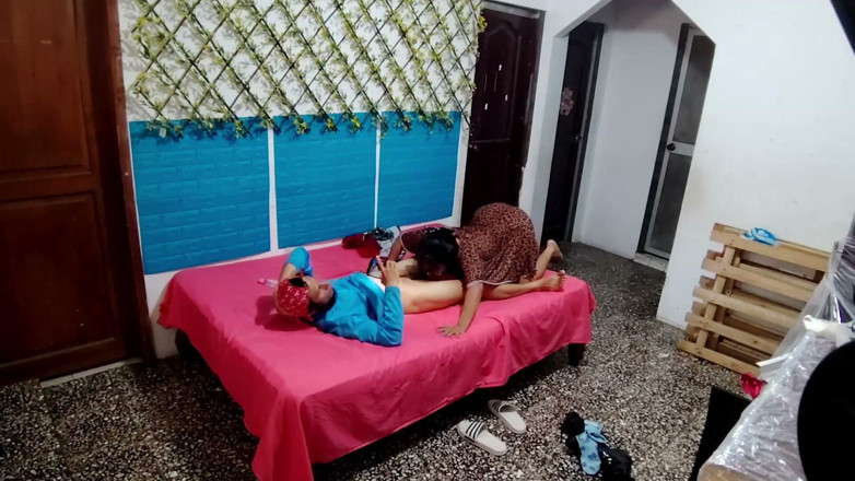 NEGRITA SEXY: Mulher madura usa um homem para seu prazer e filma...
