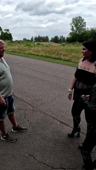 Dominatrix Appunta / Schiavo Libero Ottiene Ciò Che Merita