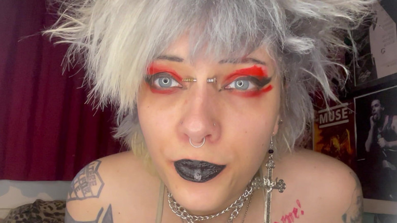 Glitterqueen1999: Fétiche du rouge à lèvres, branlette, encouragement à la branlette, encouragement, tabou,...
