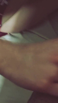 La Voisine Excitée De 18 Ans Adore Sucer Des Bites Tous Les Jours