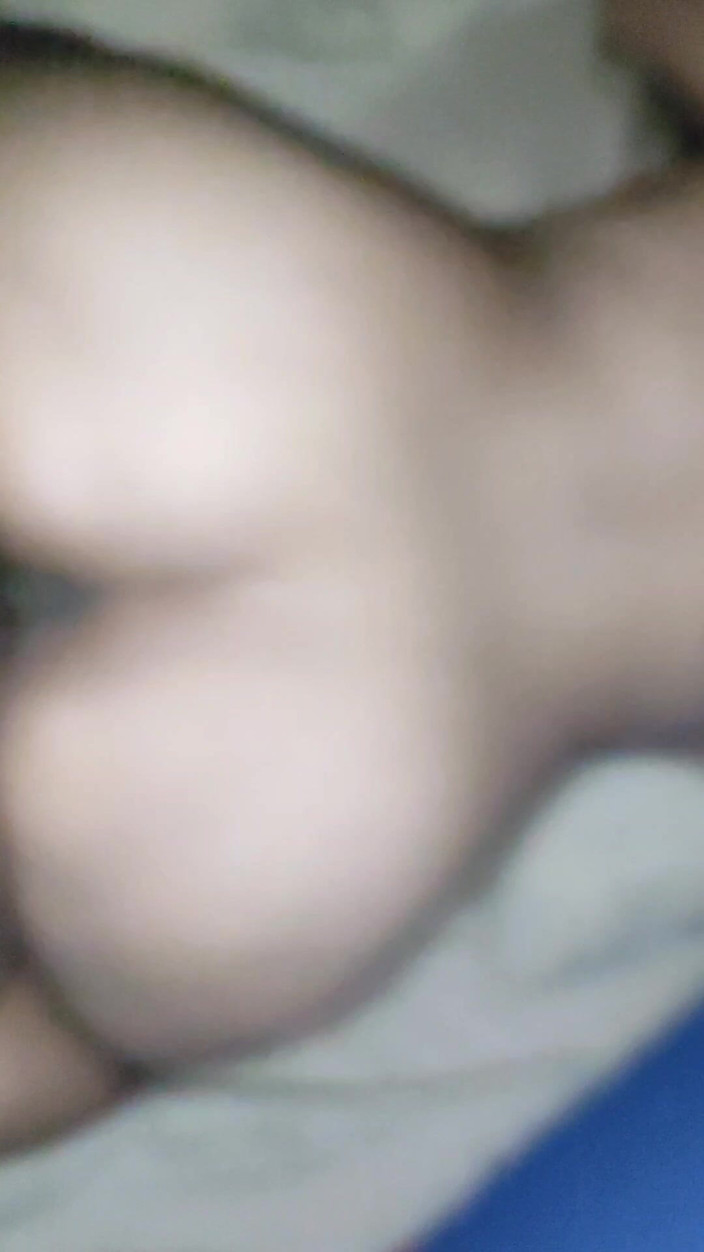 Luisxx: Kami Ditinggalkan Bersendirian Dan Pergi Ke Katil Tanpa Pakaian Saya...