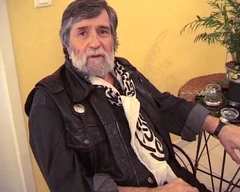 Francouzská babička tvrdě ošukaná několika chlípky