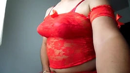 Chiloți roșii sexy și lenjerie, de acum câțiva ani