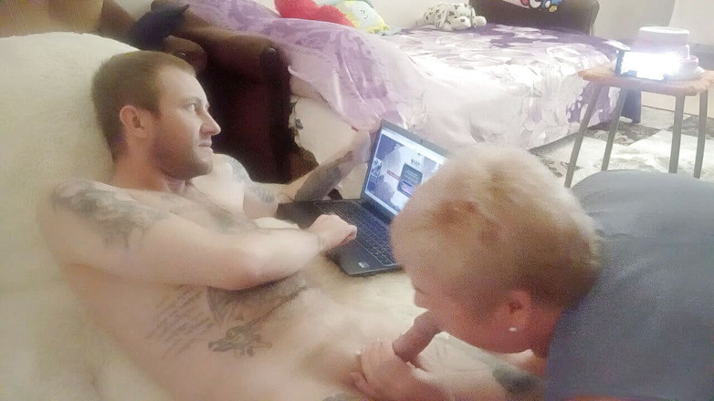 Zona901: Gioco al computer mi sego e succhio