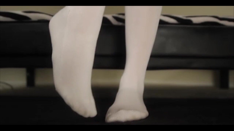 Jamie French: Pretty Feet 2