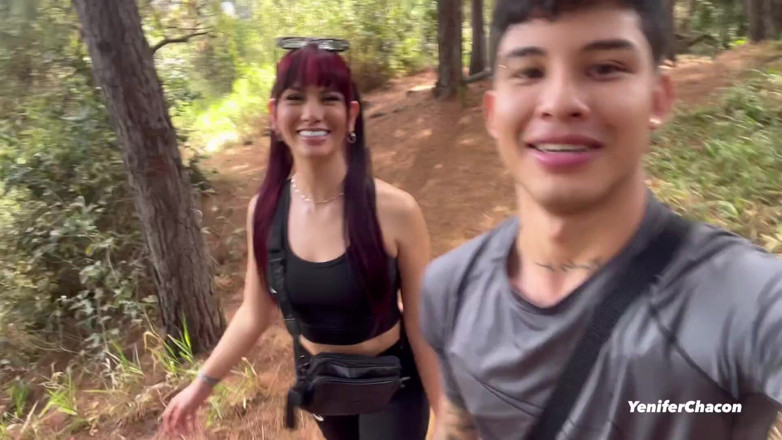Yenifer Chacon: Venezuelan Fucked by Her Friend While Climbing the Hill
