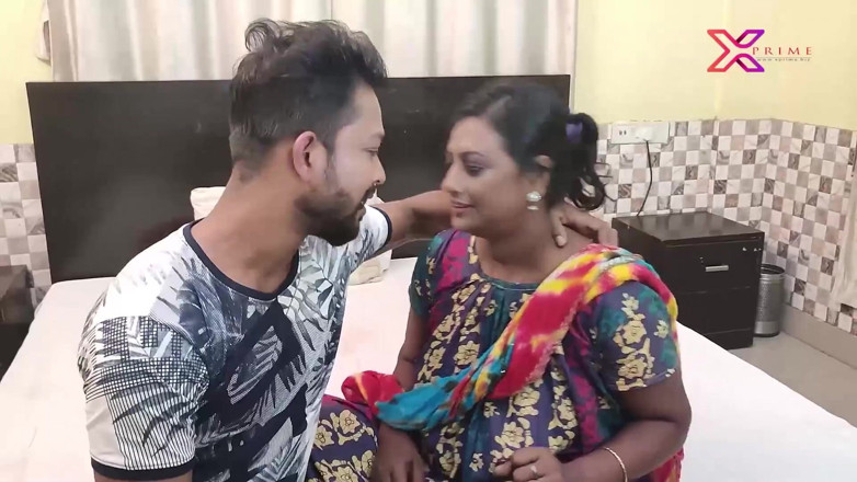 Creative Pervert: Làm tình với người phụ nữ gợi cảm trong nước