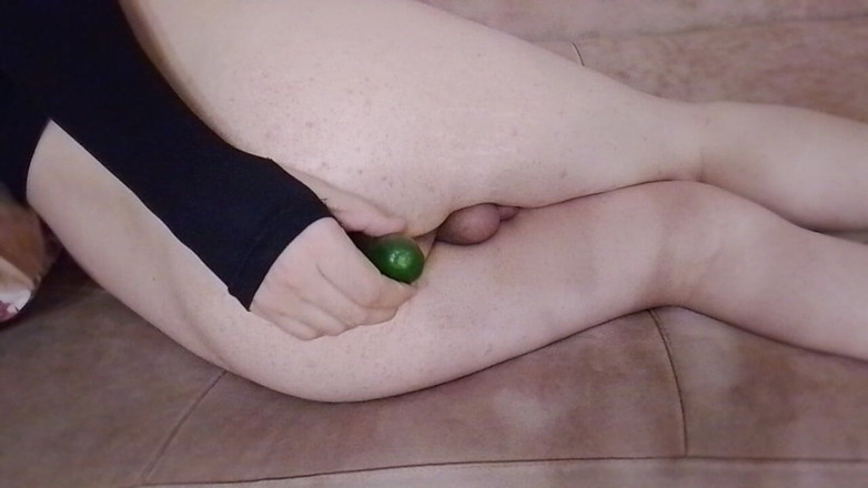 Kitty_Cross: Röv och aubergine: ett soloäventyr i anal onani