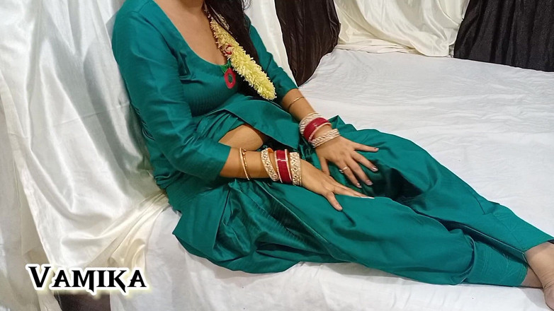 Vamika: Al tamil Bhabhi piace scopare a pecorina