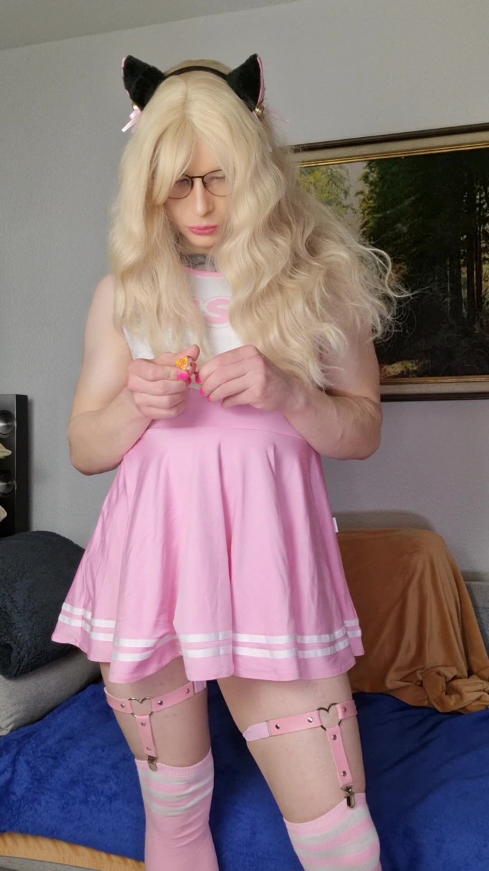 Sissy Adventures: Bubble Gum Sissy