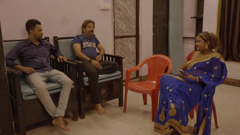 Triflicks: Manžel pozval svou kamarádku domů a oba se bavili se...