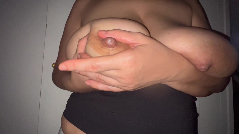 VeeVee Vixen: Mi mungo a mano e mi succhio le tette da...