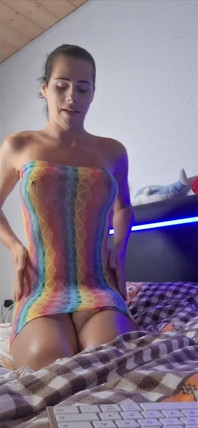 I Masturbate in Front of the Webcam and We Orgasm Together!
