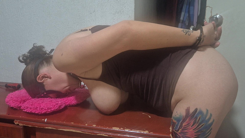 Submissive Susanna: Punte sul seno