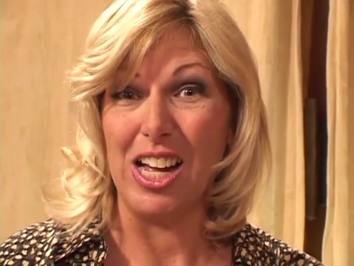 Milf in Love: La milf bionda ama il grosso cazzo nella figa in...