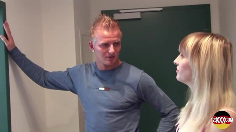123XXX - 100% Amateurs: Sweet Blond Babe Knows How to Suck This Huge Dick