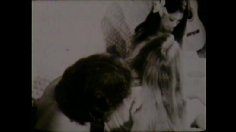 Vintage megastore: Coppia Lesbica Con Il Loro Scopatore.