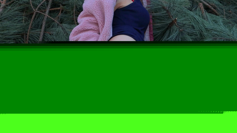 AnnaHomeMix: Schoval jsem se, abych masturboval svou kundičku v parku a...