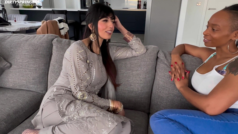 Aaliyah Yasin: Esposa musulmana engaña a su marido con una chica negra