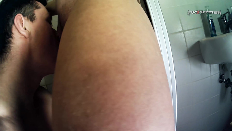 Fuck n Fetish: Pee another place