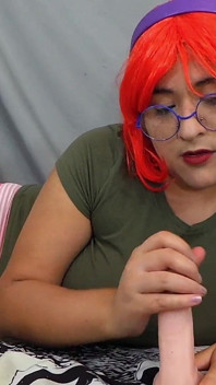 Judith lagi asik nyepong kontol besarmu