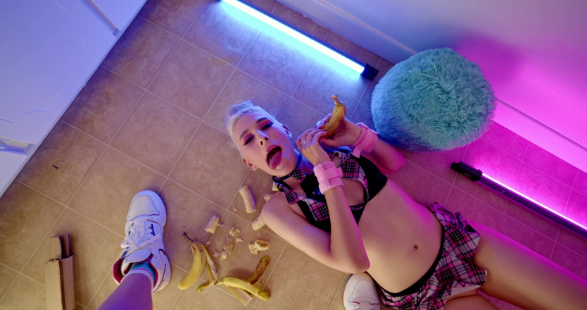 KinkyHome: 4K - banan od dupy do ust - ekstremalne