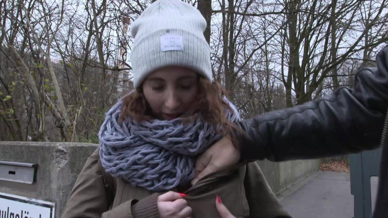 MMV Films: Mladé anální milfky milují výstřiky ze zadku do pusy