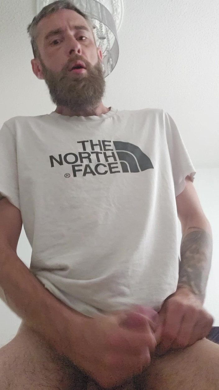 Smoking stoker: Je masturbe ma grosse bite