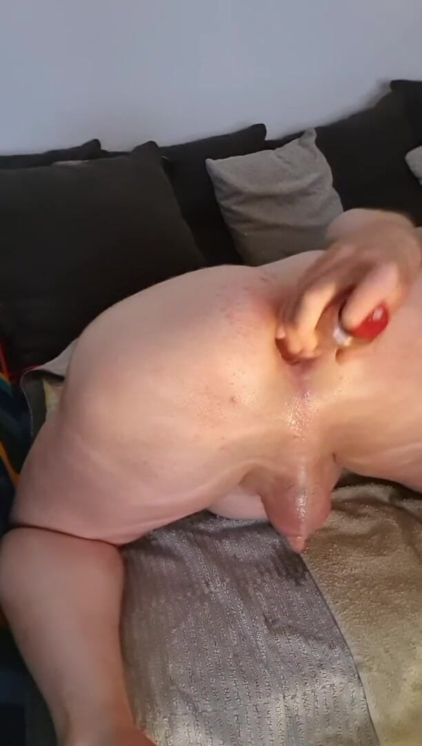 AHoleToKillFor: Love to fart