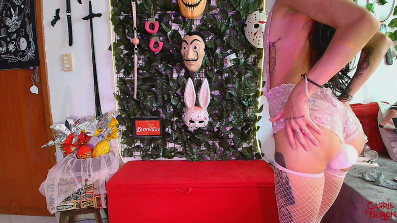 Cosplay burton studio: The Easter Bunny Wants His Eggs